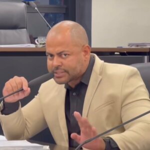 Omar Onraca, vereador de Timóteo, recebe ameaças por fiscalizar saúde. soaquinoticias